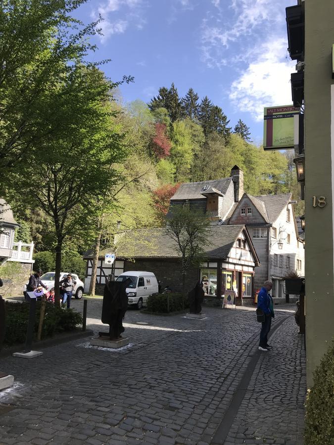 Hotel Alt Montjoie Exterior foto