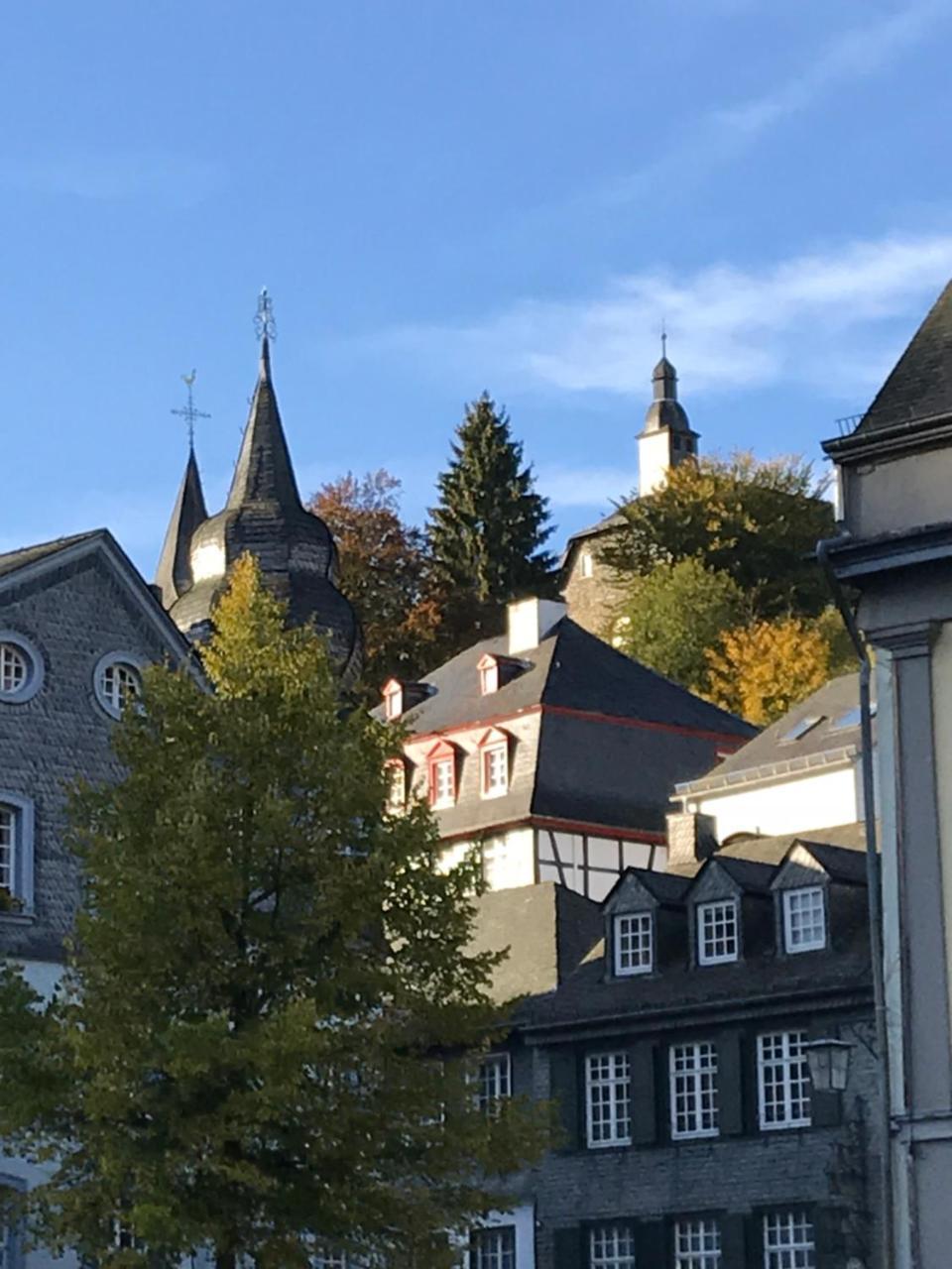 Hotel Alt Montjoie Exterior foto